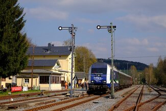 Bei schönem Wetter unterwegs mit der Ersatzlok