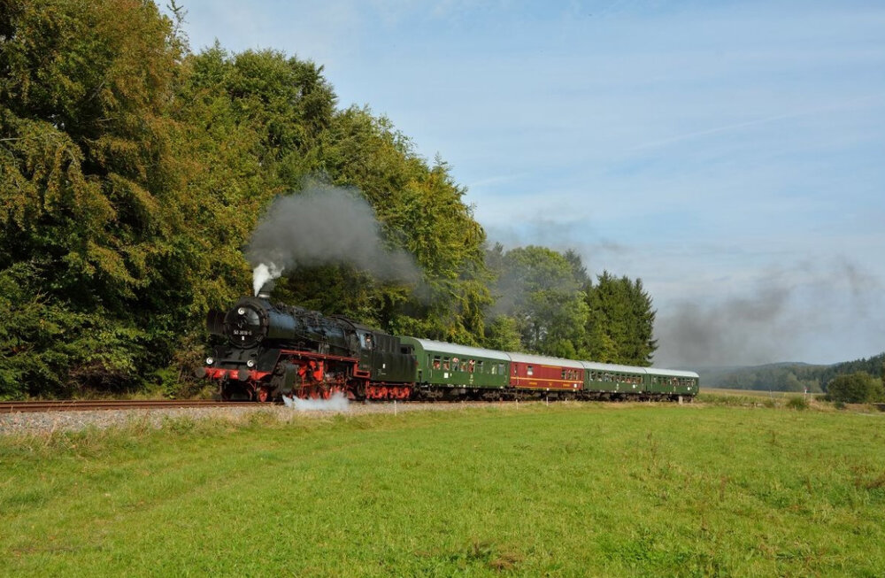 Mit dem Dampfzug durch das herbstliche Erzgebirge