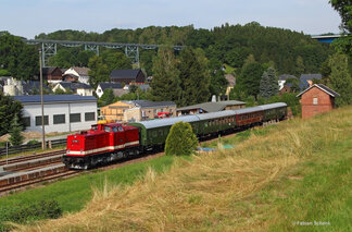 Museumszug vor Viadukt